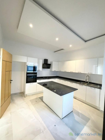 appartement-260m2-moderne-de-haut-standing-avec-piscine-et-salle-de-sport-a-louer-aux-almadies-big-3