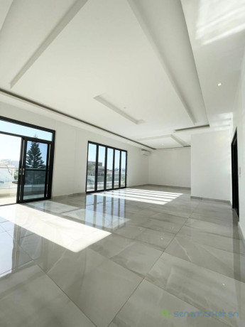appartement-260m2-moderne-de-haut-standing-avec-piscine-et-salle-de-sport-a-louer-aux-almadies-big-0
