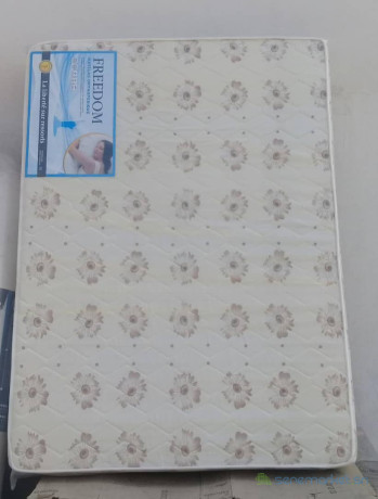 matelas-en-ressort-orthopedique-big-0