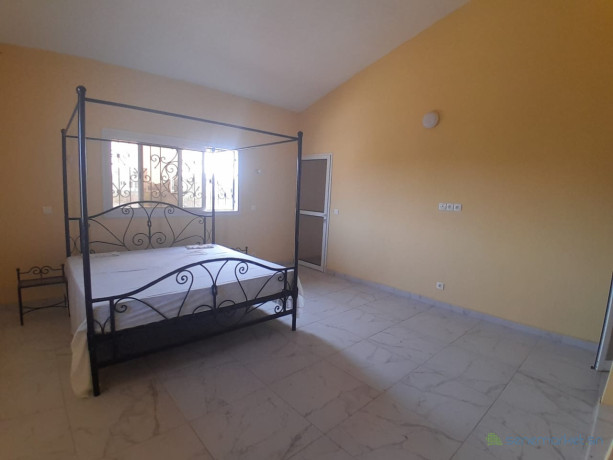 ngaparou-maison-de-5-chambres-sur-un-terrain-de-600-m2-big-3