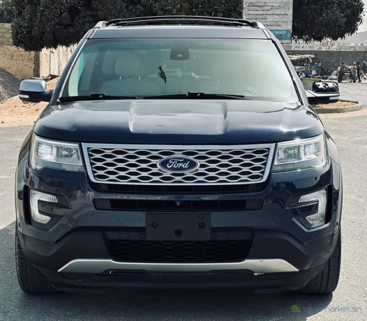 ford-explorer-platinium-2017-big-0
