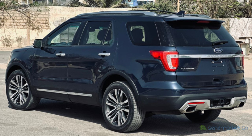 ford-explorer-platinium-2017-big-2