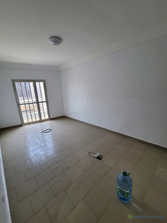 appartement-de-3-chambres-salon-a-louer-big-2