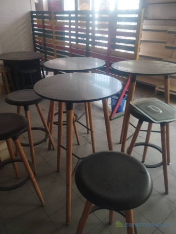 3-tables-hautes-et-9-chaises-big-0